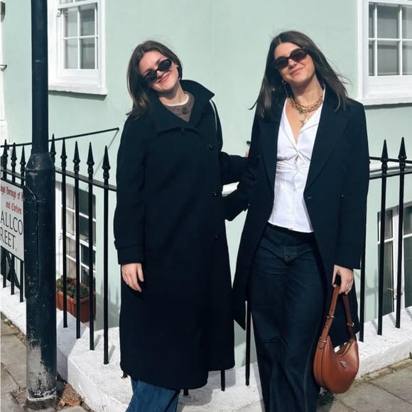 Meet your Posher, Katharine - Picture 4 of 5